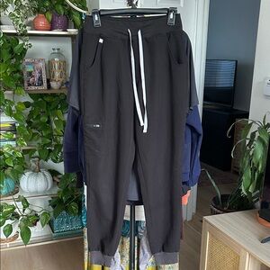 Figs Zamora Joggers. Size Small. Black.